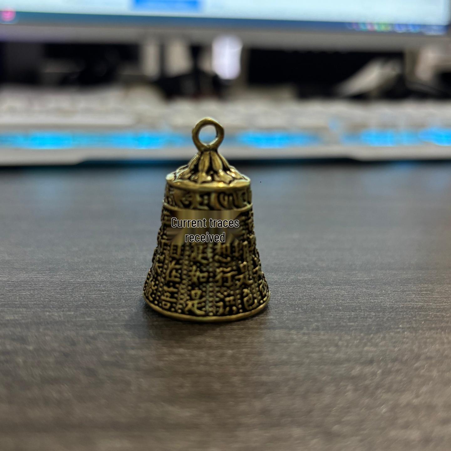 Ключница-подвеска в древнем стиле, ручной работы, из латуни, с колокольчиком Сутры Сердца
