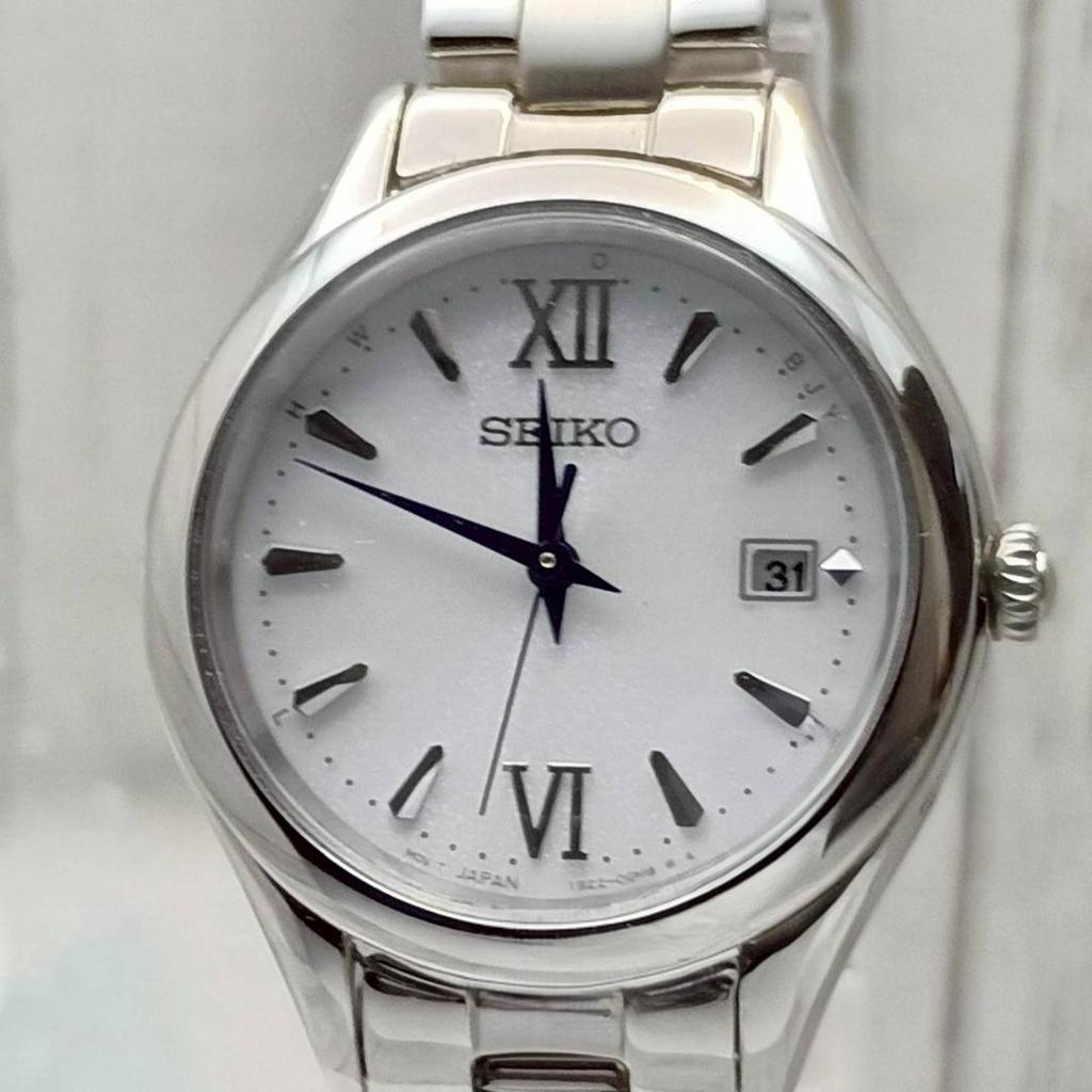 [USED] Working Seiko solar-powered women's watch with date function
