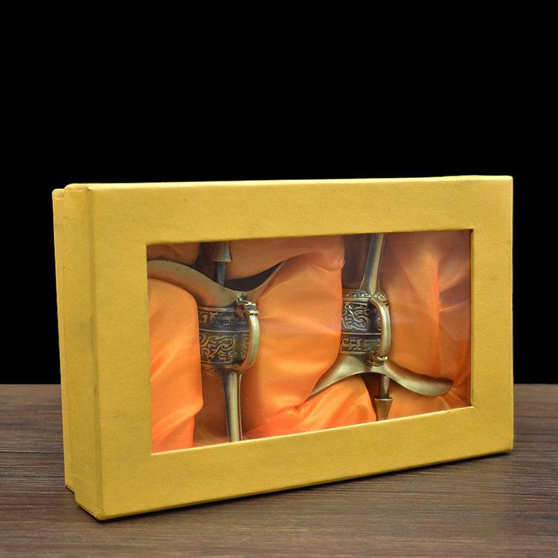 Antique Imitation Bronze Qianlong Jue Cup – Three-Legged Wine Vessel for Weddings and Film Props