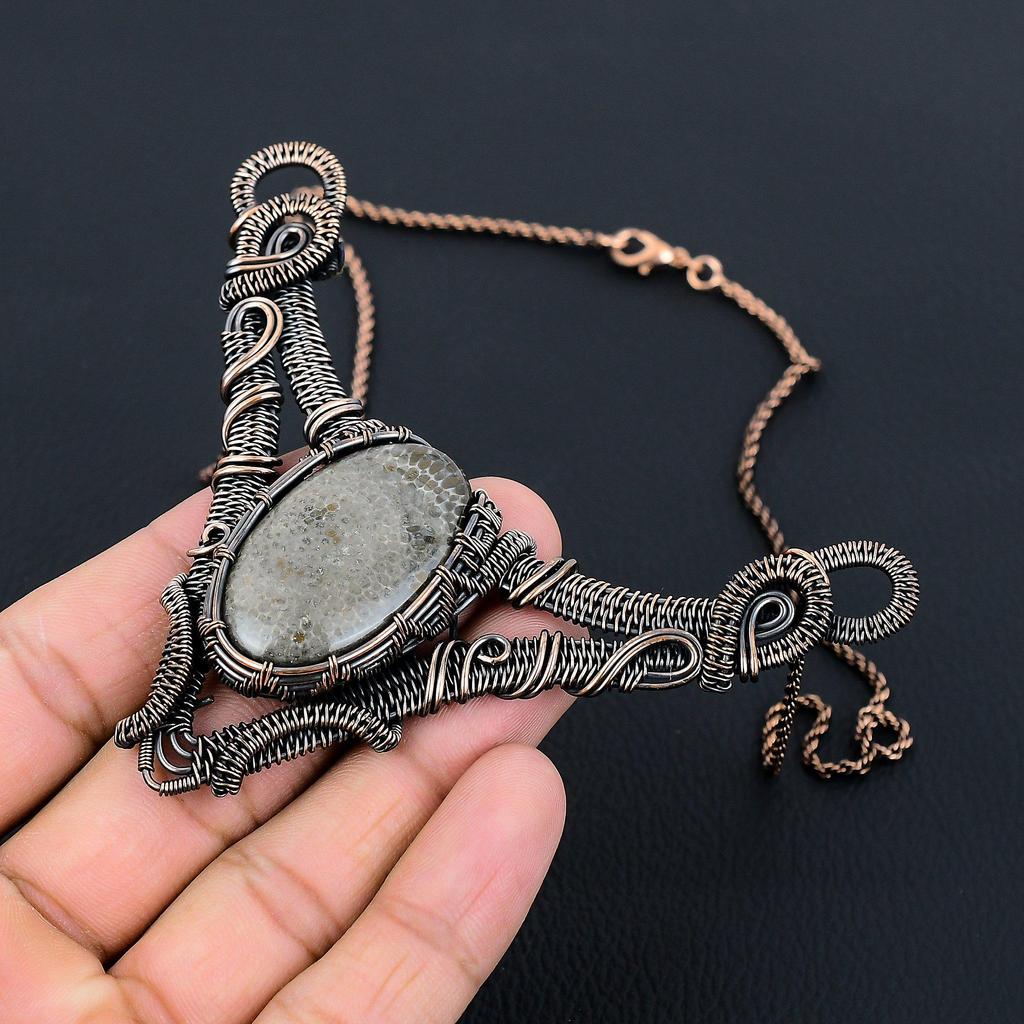 Rochenkoralle, Edelstein, reiner Kupferdraht, umwickelt, handgefertigter Halskettenschmuck