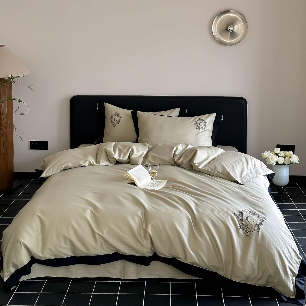 

Хлопковое постельное белье Набор из четырех предметов Вышитая камелия Приятный к коже Дышащий Пододеяльник Простыня Наволочка Комплект 1.5m/1.8m bed