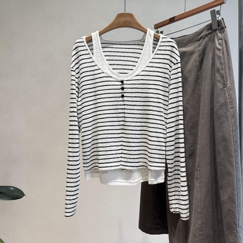 Womens V-Neck Striped Knit Top Fake Two-Piece Long Sleeve Loose Fit T-Shirt Korean Style Fall Casual