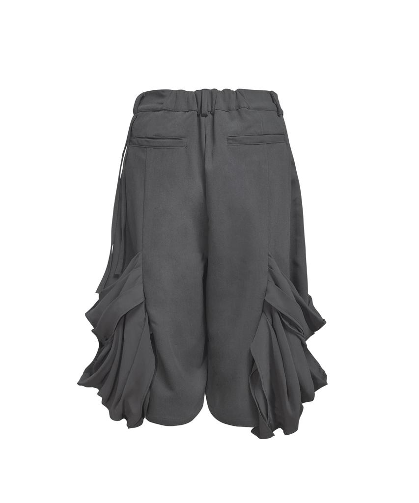 Jeongdo Veil Bermuda Slacks. Dark Gray