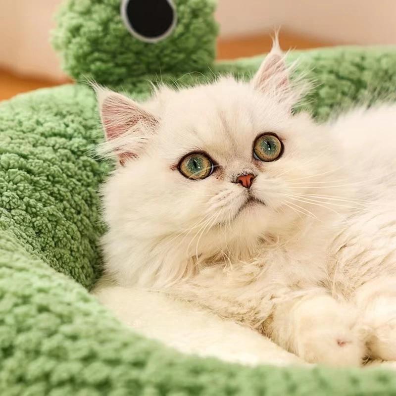 Frog Shaped Cat Bed Green Plush Warm Cat Dog Beds Nesting Basket Kennel Beds Pet Accessories