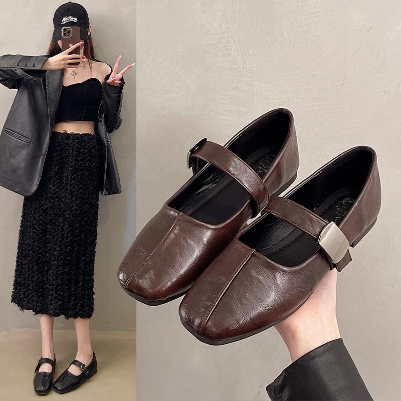 Square head shallow mouth single shoes women's spring and autumn new French retro temperament gentle fairy style flat bottom Mary Jane small leather