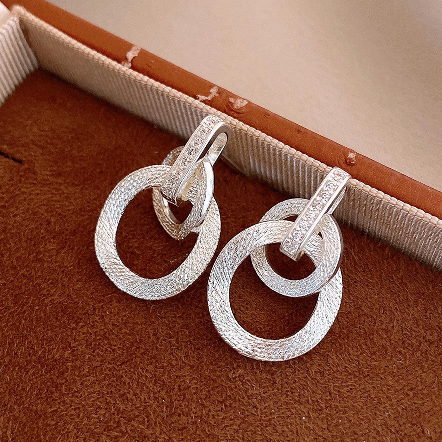 

European and American cold wind zircon round cross earrings stud earrings temperament simple and versatile earrings