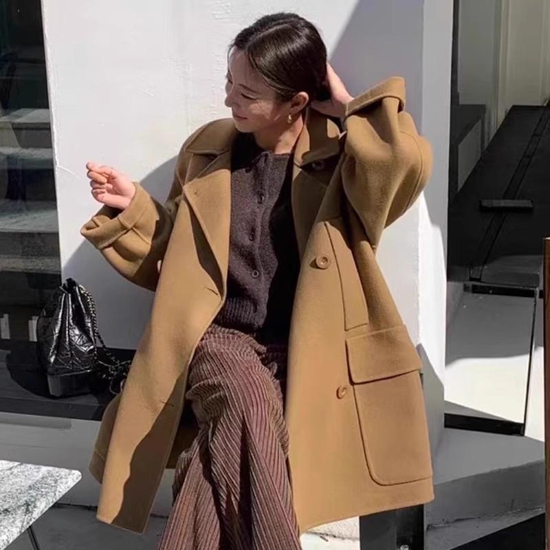 

Women s double-breasted woolen coat