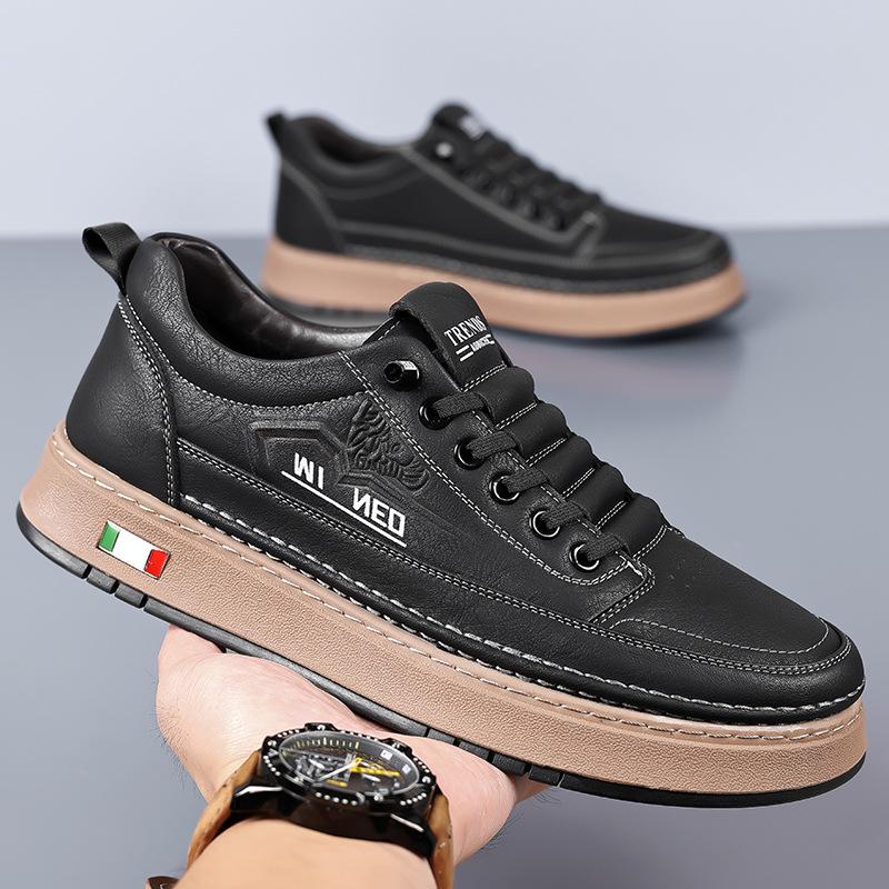 Soft Leather Slip-On Men's Casual Shoes: Trendy Spring/Autumn Design with Comfortable Sole