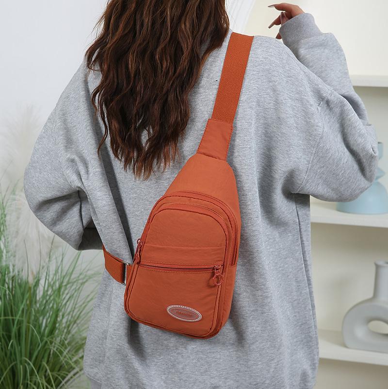 Borsa a petto di grande capacità Stile coreano semplice Zaino a tracolla da donna Nylon casual da esterno Monospalla