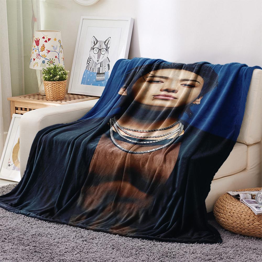 1pz Coperta in Flanella con Stampa di Jeon Jeongguk, Alta Qualità per Tutte le Stagioni, Decorazione per la Casa, Calore e Comfort, Perfetta per Regali di Natale