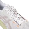 Asics Baskets Novablast 5 2E Large Blanc Fauve Homme 1011B975-101
