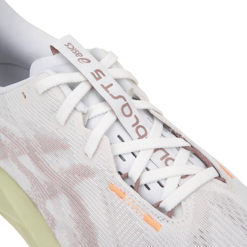 Asics Baskets Novablast 5 2E Large Blanc Fauve Homme 1011B975-101