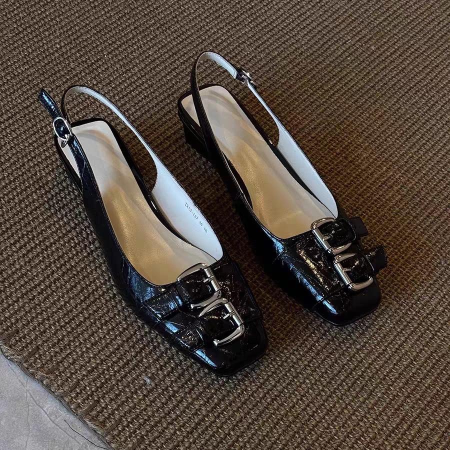 

Sheepskin version of the spot model, buckle strap bag head sandals women s summer niche design sense square head medium heel thick heel women s shoes 35