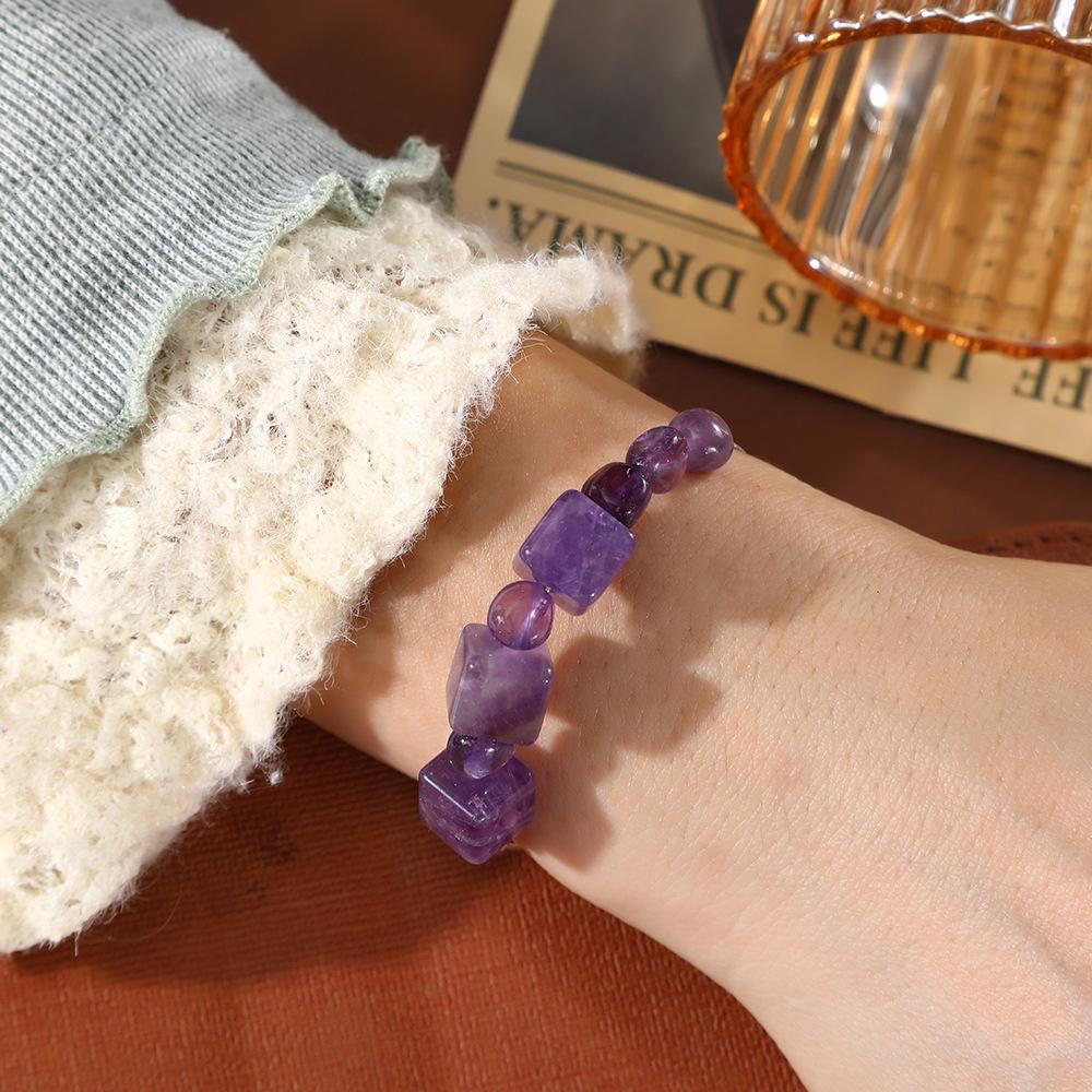 Женский эластичный браслет-манжета из аметиста и серебра 925 пробы