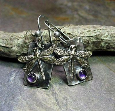 "Retro-Libellen-Edelsteinohrringe für Damen - Einzigartiger Tierschmuck"
