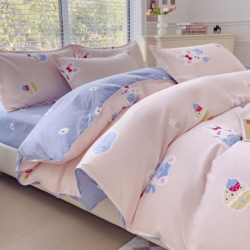 

Зимове простирадло з чотирьох предметів. Маленьке простирадло з щіткою з чистої бавовни. Підодіяльник. Постільна білизна. Мультфільм. 1.8m four-piece set