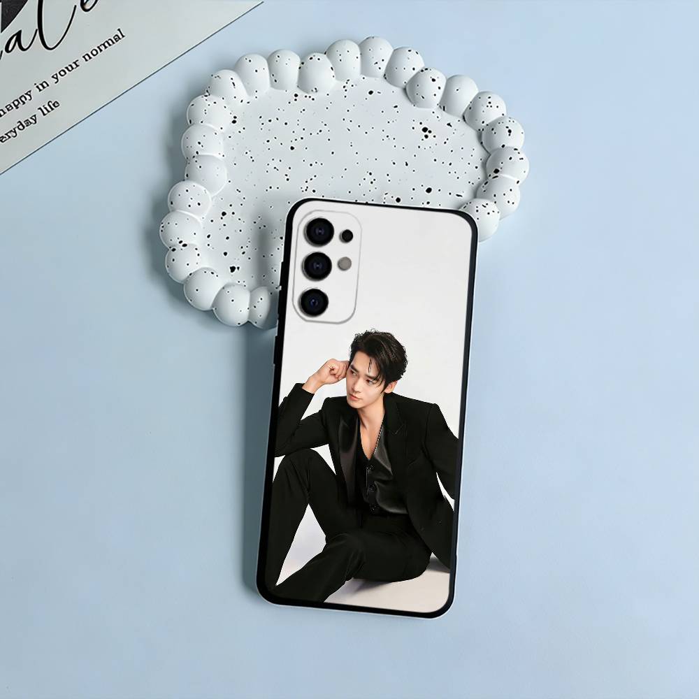 actor-Yu Shi Phone Case For Samsung S25,S24,S21,S22,S23,S30,Ultra,S20,Plus,Fe,Lite,Black Soft Silicone