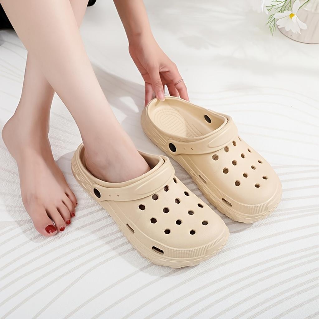 Summer New Thick Soled Casual Simple Comfortable Soft Breathable Cloud Feeling Indoor Home Outdoor Beach Hexagonal Hole Hole Shoes
