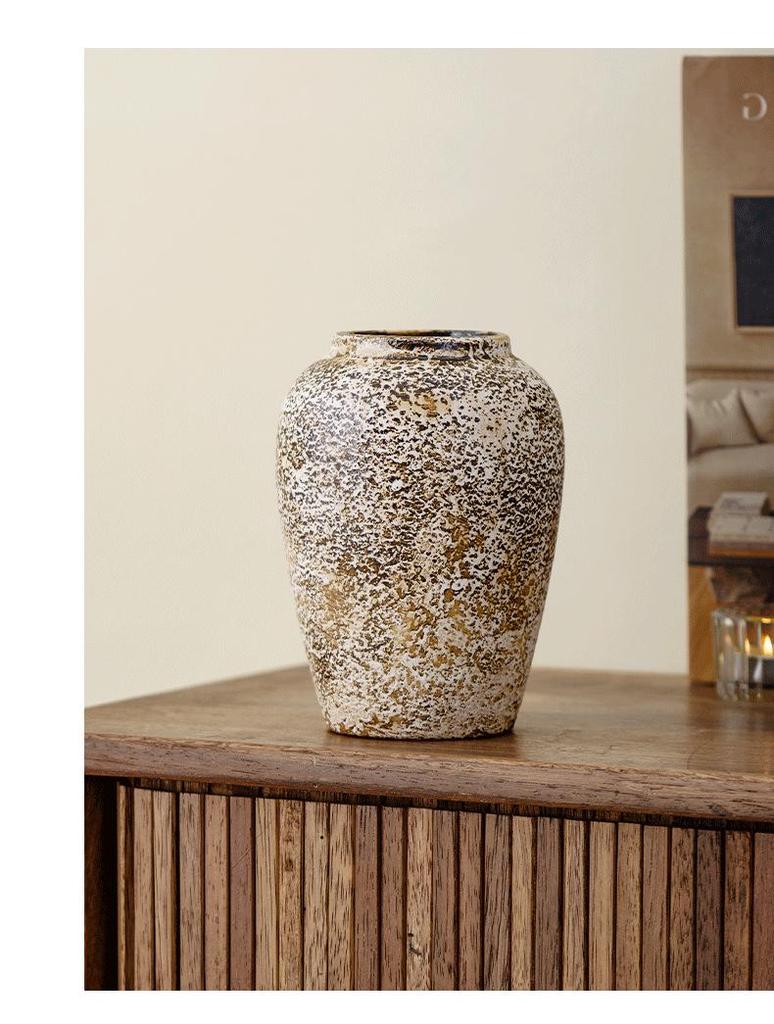 Shu Men Chinese Wabi-sabi Style Ceramic Vase for Dried Flowers – Retro Coarse Pottery Ornament for Living Room Decor.