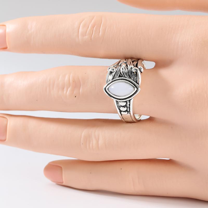 Vintage Inlaid Imitation Moonstone Women's Ring Ethnic CopperColor Hand Carving Daily Wear Party Jewelry Anniversary Gift