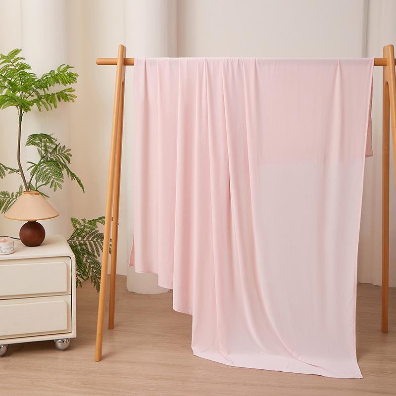 Summer Ice Silk Cooling Blanket Lightweight Breathable Multi-functional Thin Cooling Bed Blanket Solid Color For Home Hotel