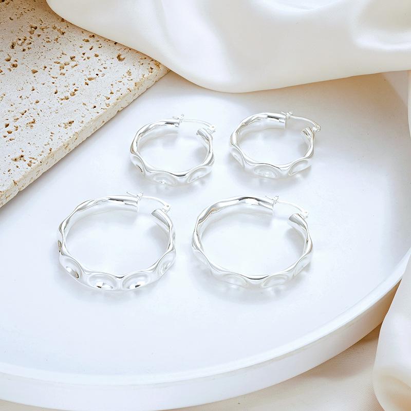 14K Gold-Plated Brass Gradient Hoop Earrings - Simple Luxury Fashion Design