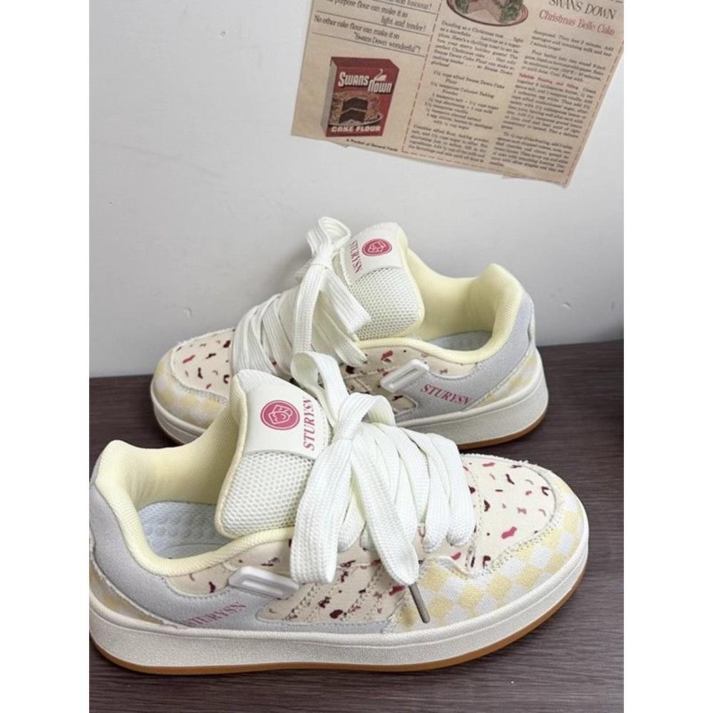 Cranberry Color Matching Platform Bread Shoes Women's Cute Versatile Casual Board Shoes New Little White Shoes