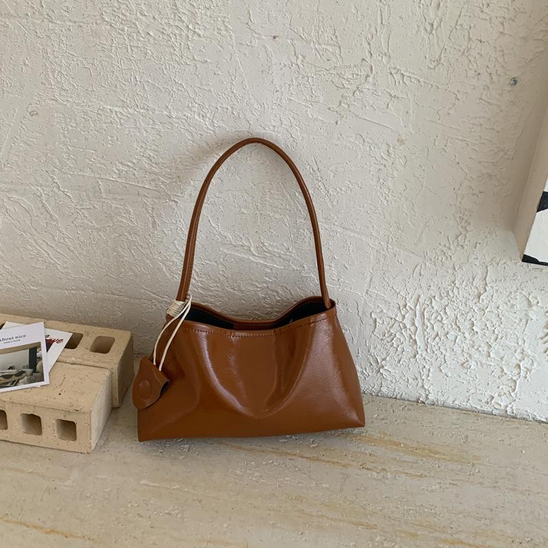 French Retro Atmosphere Armpit Bag Women's New High-end Portable Shoulder Bag Versatile Temperament Tote Bag