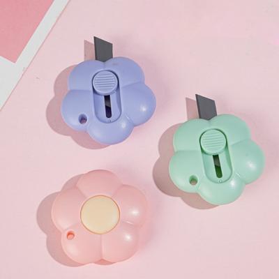 Cute Flower Mini Utility Knife Portable Retractable Blade for Opening Packages Scrapbooking Lightweight Compact Cutting Tool for Travel