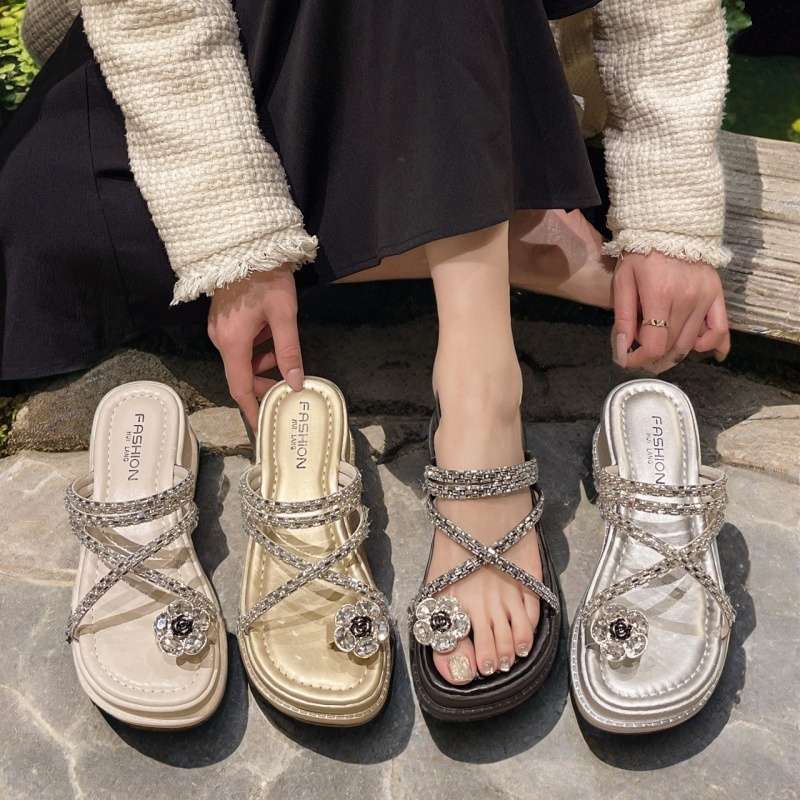 Französische Plattform neue Sandalen Mode Sommer mit Rock tragen Strass Feenhaft ein Wort Schlappen Römer zwei Trage Hausschuhe