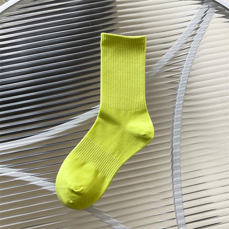 Unisex Mellomhøye Elastiske Sportssokker i Bomull - Komfortable, Fargerike, Allsidig Design