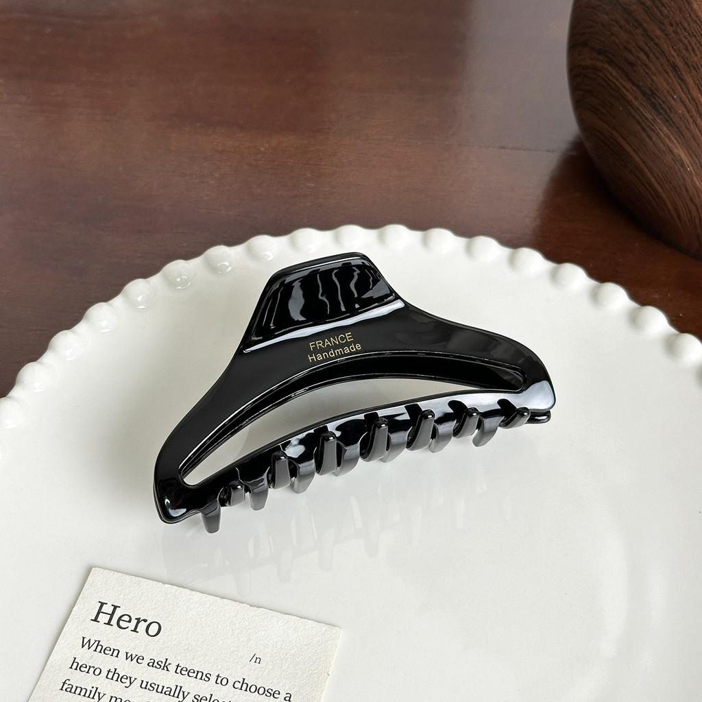 Fashionforward Grips Hair With Gold Accents Perfect For Modern Womens Look Professional