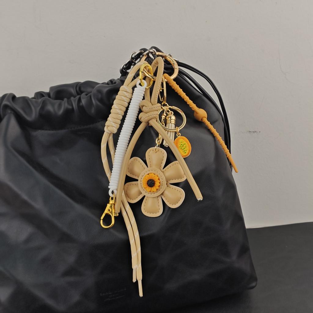 Neu In Leder Sonnenblumen Taschenanhänger Modischer Anhänger für Tasche Geflochtenes Seil Frau Schlüsselanhänger Zubehör Geschenk Großhandel