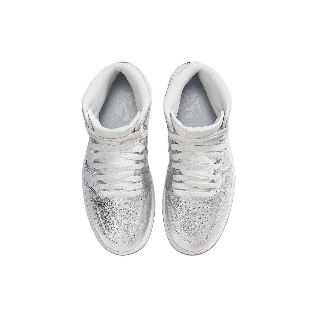 Air Jordan 1 Retro High OG Chrome Scarpe da Ginnastica da Donna Argento Metallizzato-Argento Fotone-Polvere FN7249-001