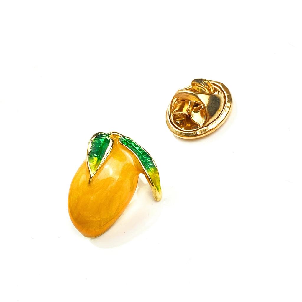 Japan and Korea cute fruit series brooch trendy personality design sense pin collar pin anti-light buckle cardigan shirt accessories