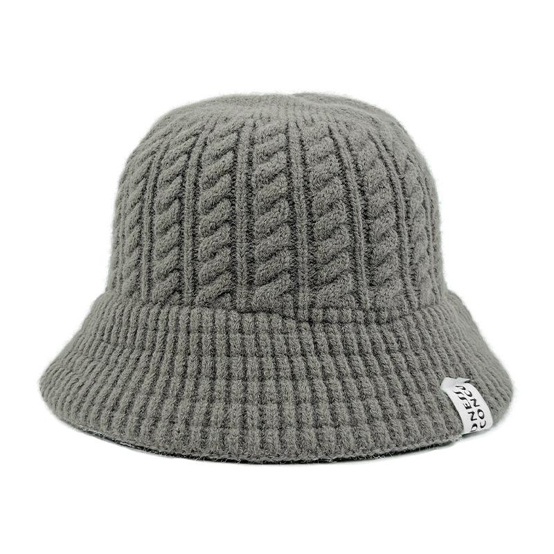 

Thickened twist bucket hat women s warm ear protection car logo bucket hat fashionable versatile face small knitted basin hat Average size (56cm~ 58cm)
