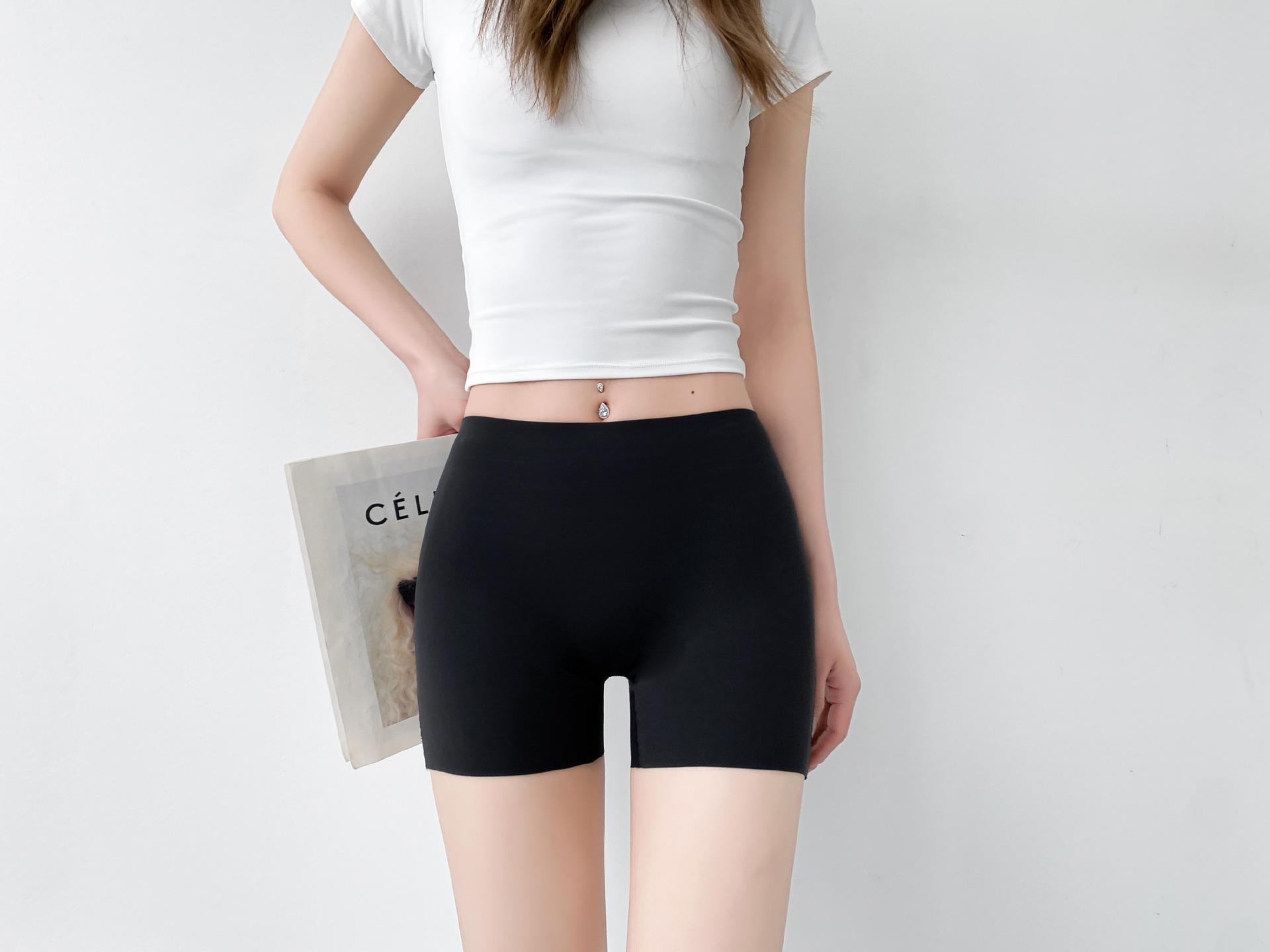 

High-Waisted Women s Shaping Shorts - Anti-Exposure, No Panties Design M (51-60 kg) чорний