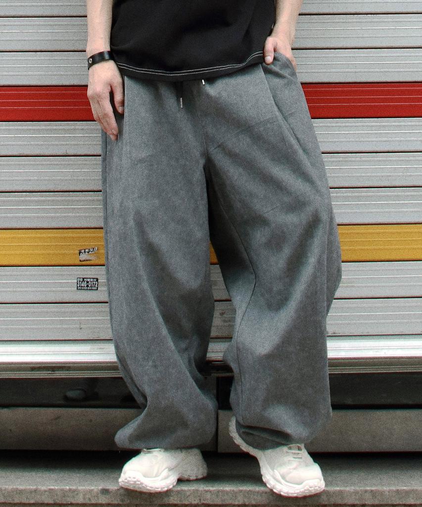 Deumakeu M Grunge Washing Side One Tuck Curved Wide Pants Charcoal