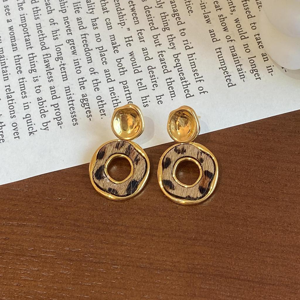 2025 Autumn/Winter Gold Irregular Leopard Print Geometric Stud Earrings - High-End Niche Design