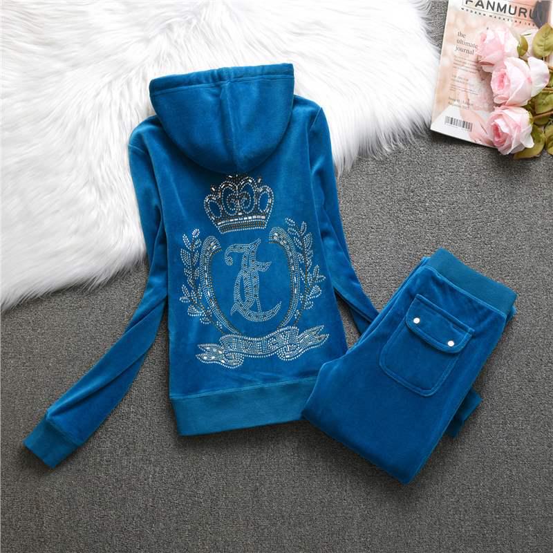 Luxurious Women's Velvet Hooded Two-Piece Sportswear Set - Loose Leg, Hot Drill. Perfect for Spring & Autumn.