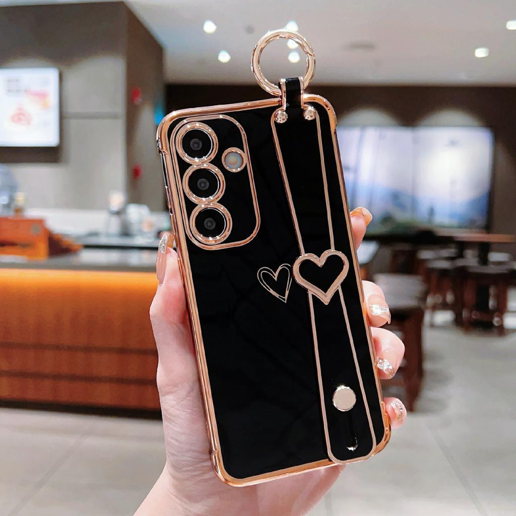 For Samsung Galaxy S25 Case Electroplated Heart Pattern TPU Phone Back Cover with Wristband Kickstand