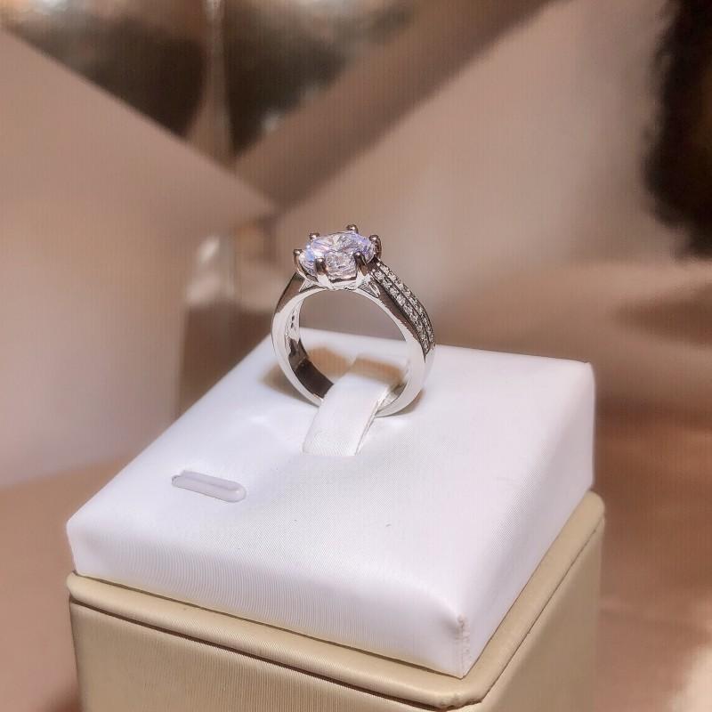 

Бриллиантовое кольцо Женское обручальное кольцо Высокий блеск Бриллиант Шестилапковое Инкрустированное цирконом кольцо Высококачественные аксессуары No. 10