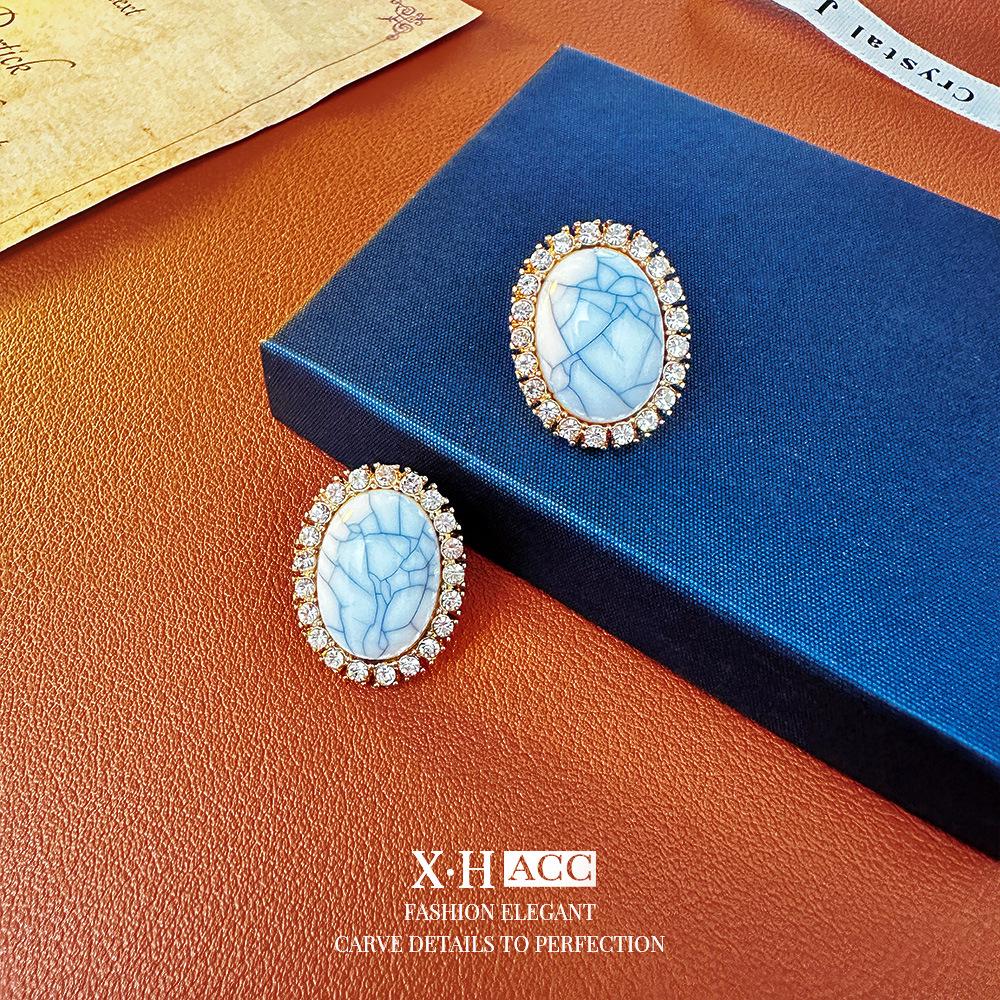 Vintage Bow Earrings: Timeless, High-End Retro Fashion Accessory