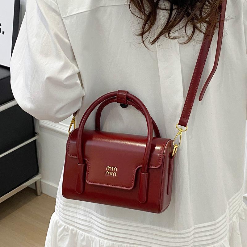 Stylish Square Bag French Minimalist Vintage Solid Color Niche Shoulder Bag Casual High-End Commuter Crossbody Bag