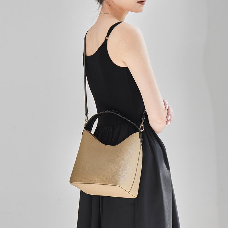 Genuine Leather Bucket Bag, Handbag, Fashionable Crossbody Bag, Shoulder Bag, Bag for Carrying on The Arm