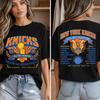 NY Knick$ Meisterschaft 2026 Kurzarm 2-seitiges T-Shirt