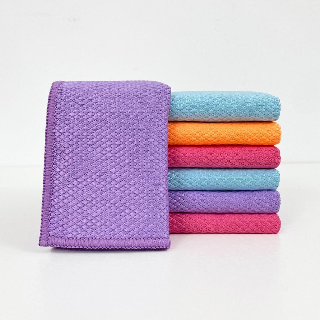 Absorbent Fish Scale Glass Cleaning Cloth – Lint-Free and Mark-Free