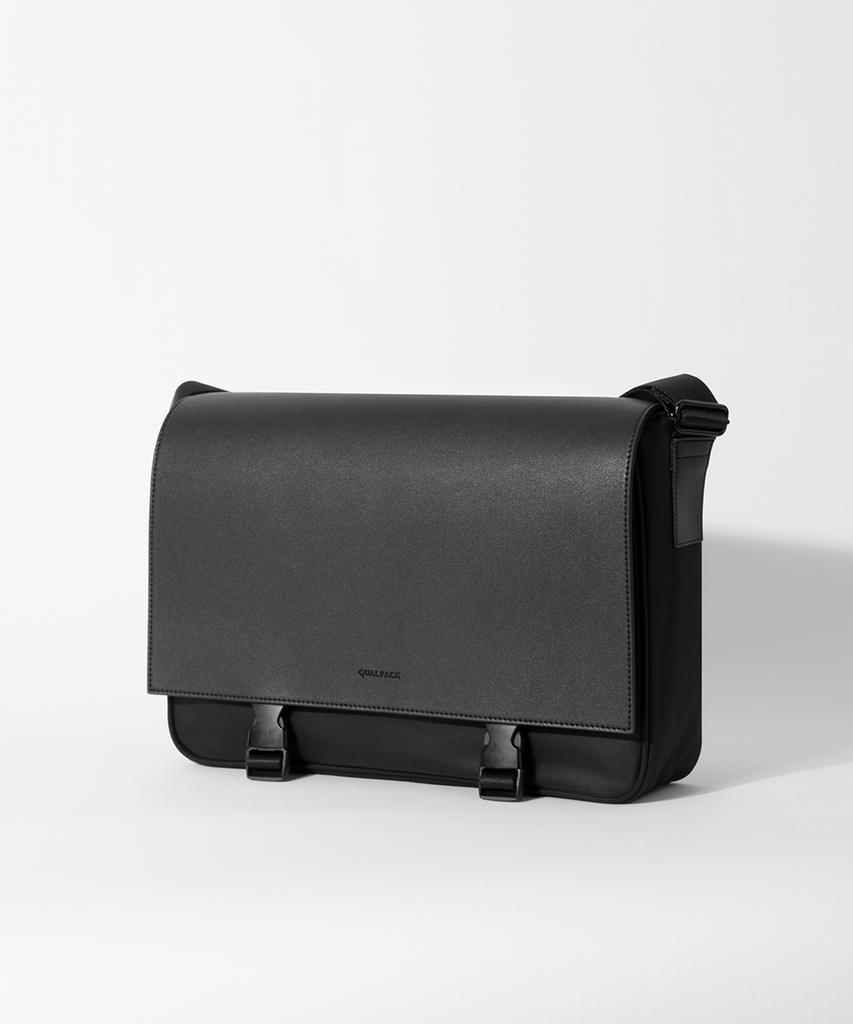Qualpack Current Regular Messenger Bag 342