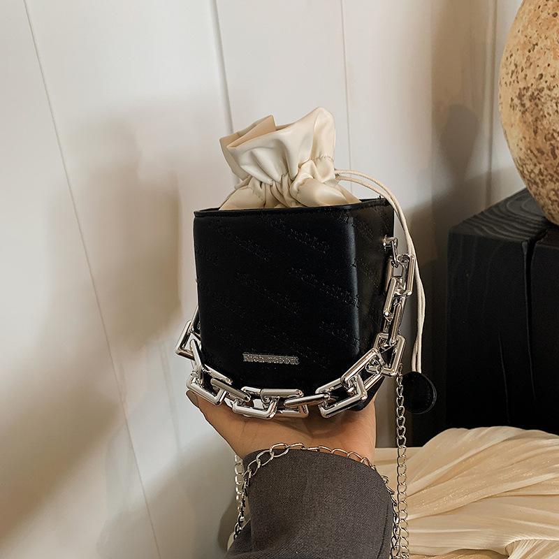 Fashionable Trendy Bucket Shoulder Bag Simple Fashion Crossbody Bag for Women Summer New Style Trendy Simple Small Bag