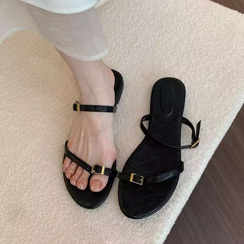 Flat Bottom Simple and Versatile Small Sandals Outside Women's Shoes Spring and Summer 2025 New Retro Belt Buckle Roman Sandals